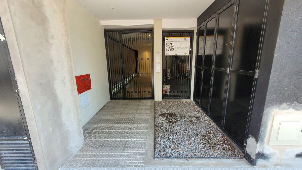 Foto de DEPARTAMENTO MONOAMBIENTE 3ER PISO C/FRENTE CON BALCON, imagen 3