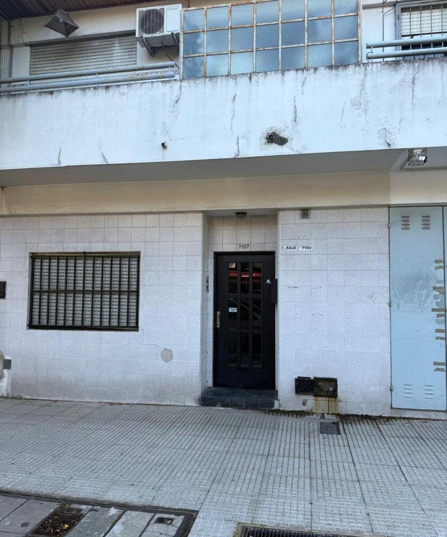 Foto de Excelente Departamento 2amb. con Amplio Balcón 1er Piso Muy Luminoso, imagen 2