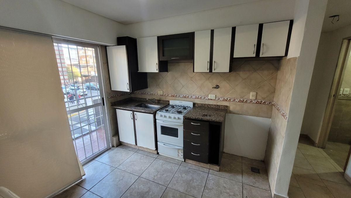 Foto de DEPARTAMENTO 2 AMBIENTE 1ER PISO CON BALCON AL FRENTE, imagen 5