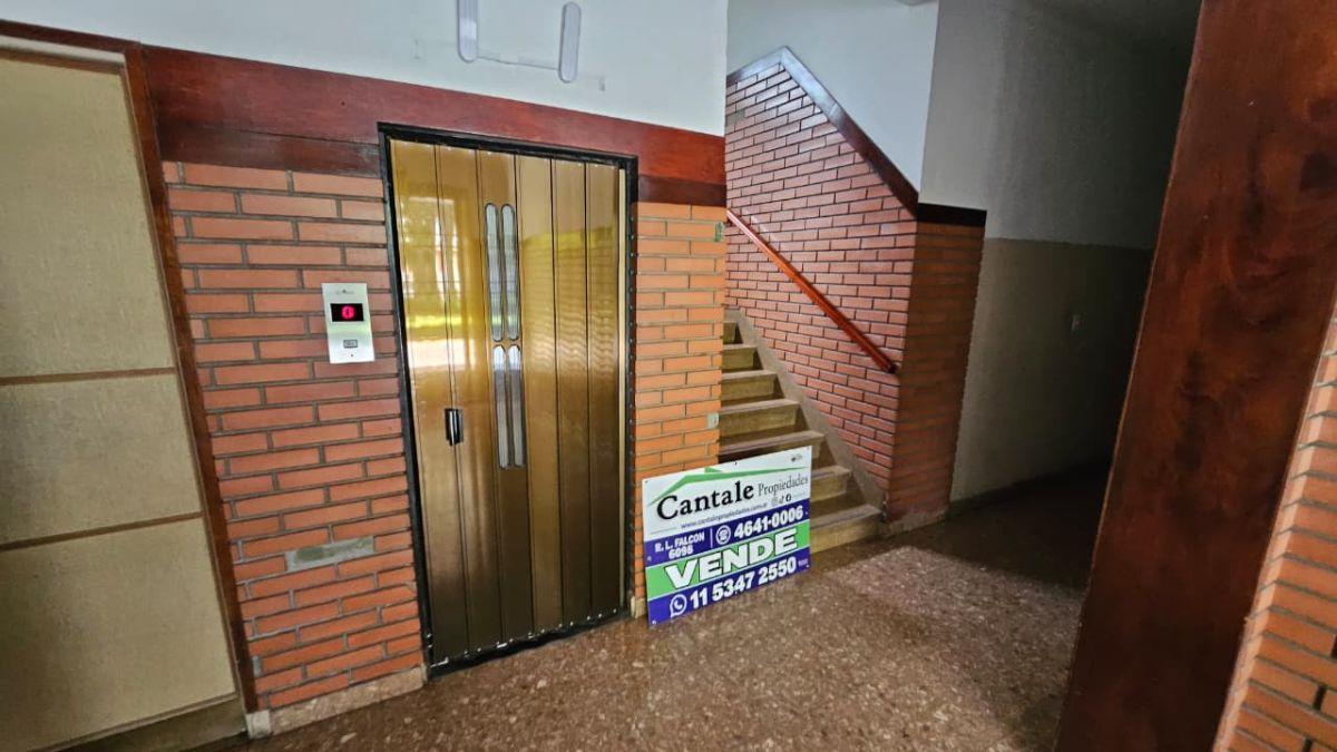 Foto de DEPARTAMENTO 2 AMBIENTES AL FRENTE SIN BALCON 2DO PISO MUY LUMINOSO, imagen 5
