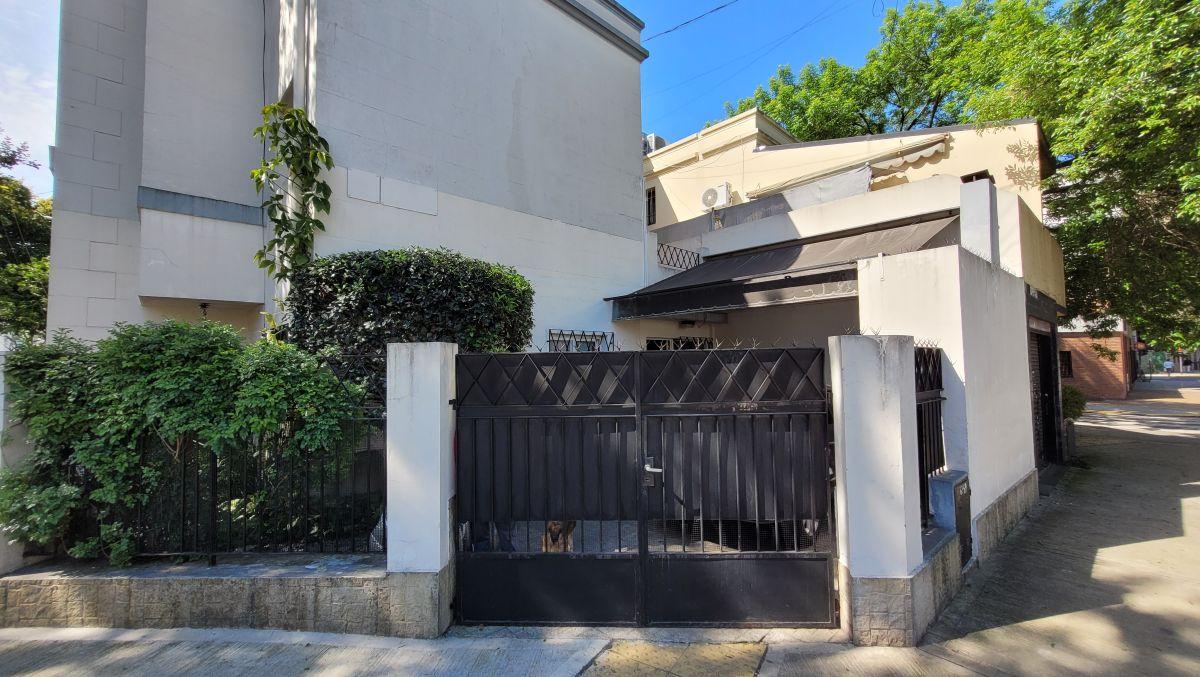Foto de CASA EX-MUNICIPAL EN ESQUINA 4 AMB. CON COCHERA DESCUBIERTA, imagen 3