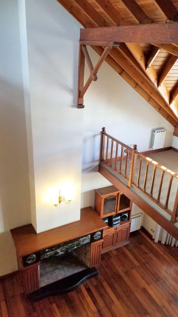 Casa de Amplios Ambientes y Gran Parque a La Venta. 2