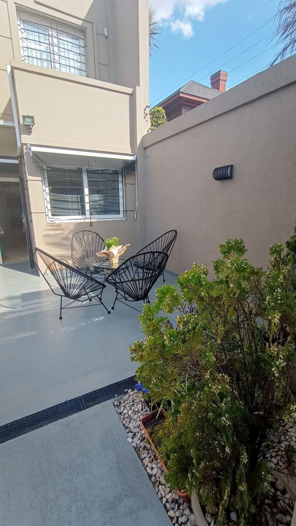 Hermosa Casa a La Venta en Quilmes Centro 2