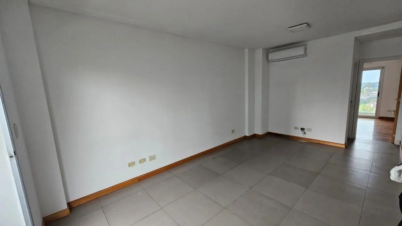 Departamento en alquiler con cochera- SUM 4