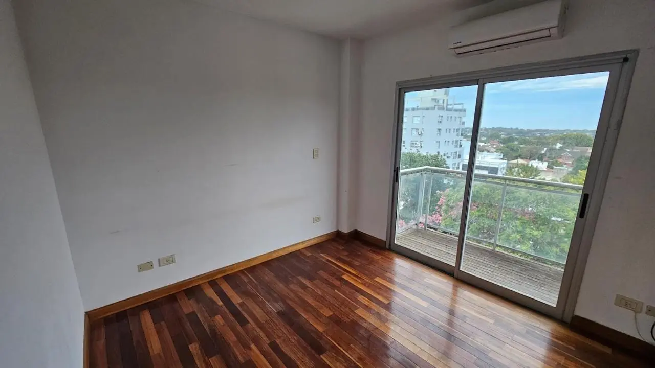 Departamento en alquiler con cochera- SUM 5