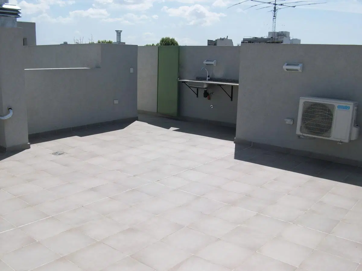 Depto. dos ambientes con terraza propia. Como si vivieras en una casa pero en un edificio!! 2
