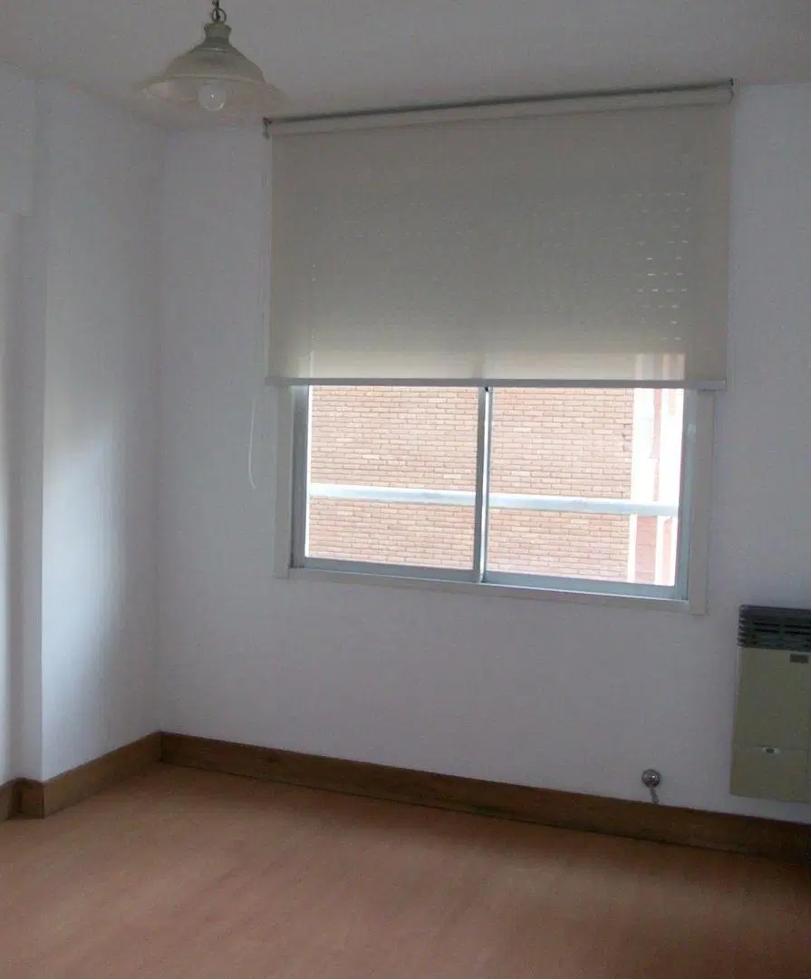 Departamento de dos ambientes con balcón en torre, pileta y jardín perimetral. 5
