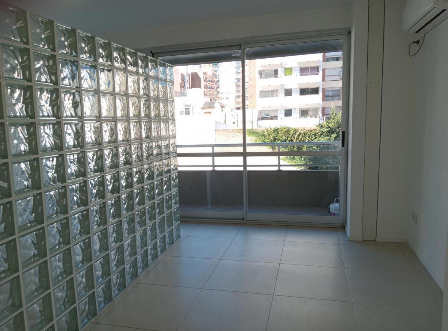 Foto de Excelente monoambiente dividido con balcón contrafrente. TODO LUZ, imagen 5
