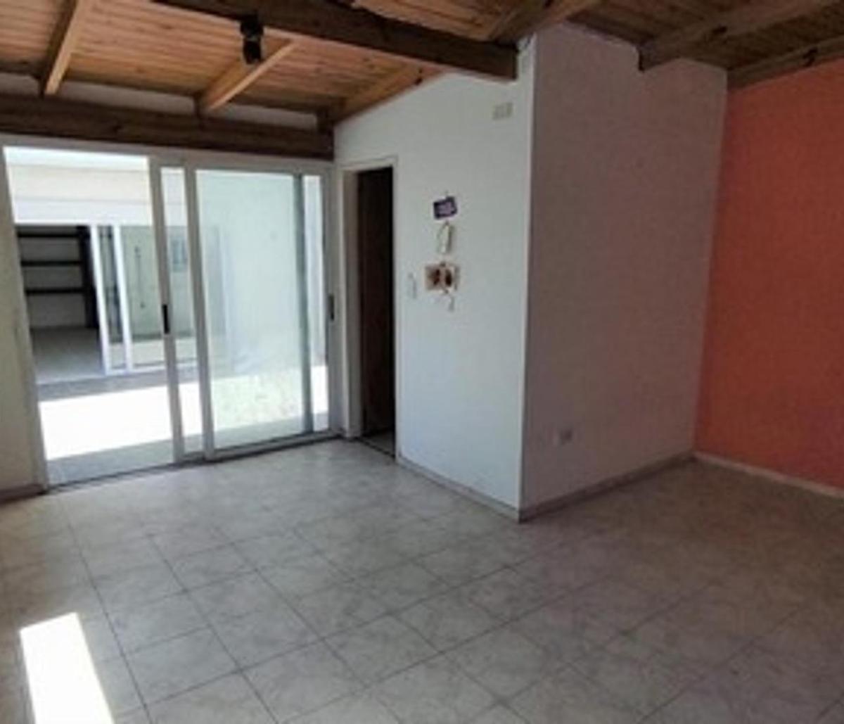Departamento 4 Ambientes con Patio 2