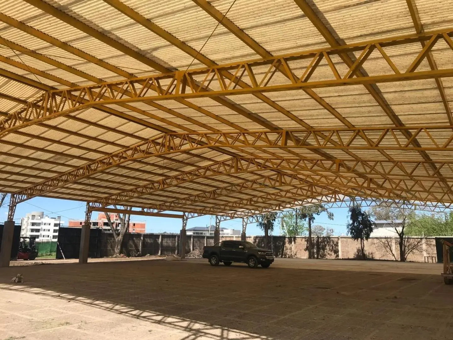 Alquiler de Galpon con Oficinas de 2500 m2 en Villa Rosa 2