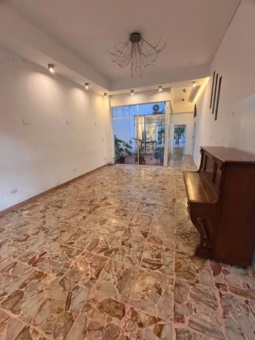 Alquiler de Espacio Comercial de 273 m² en Belgrano 4