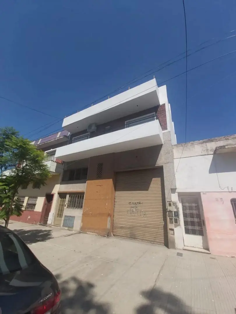 Alquiler de Depósito 200 m² en Flores Sur 1