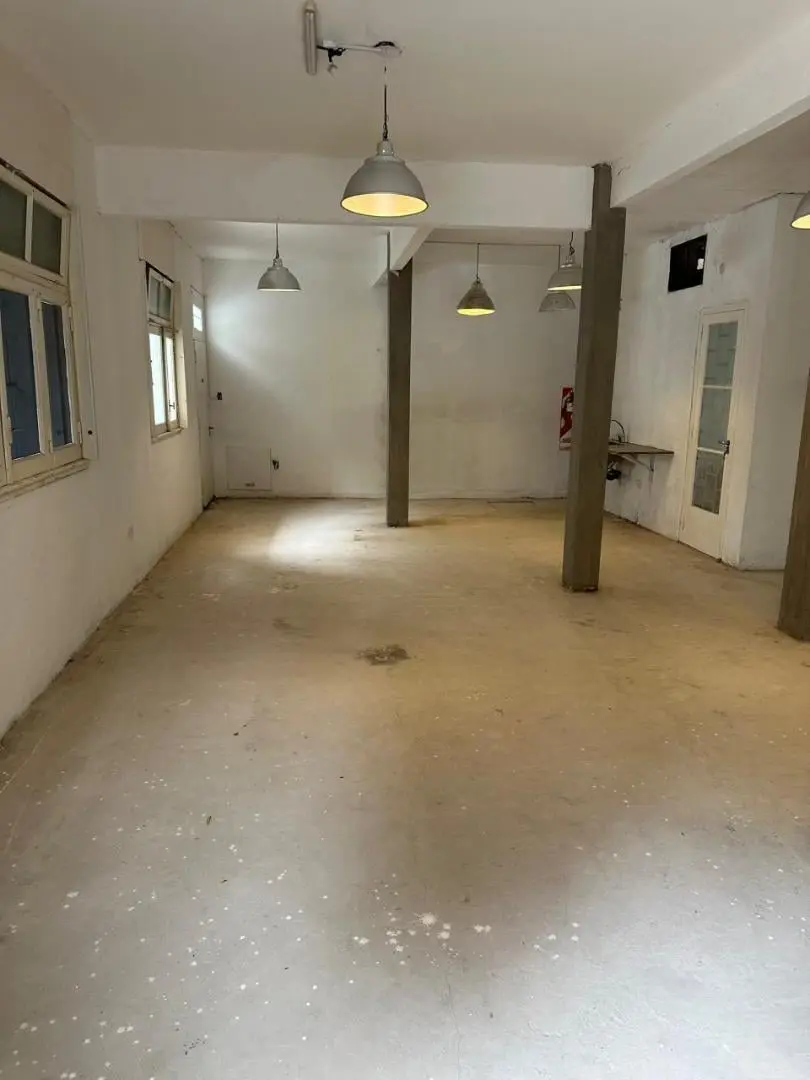 Alquiler de Local Esquina Comercial de 120 m² en Belgrano 3