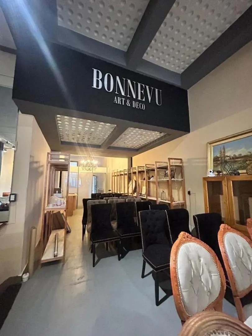 Alquiler de Local de 285 m² en Monserrat Vidriera y Deposito 1