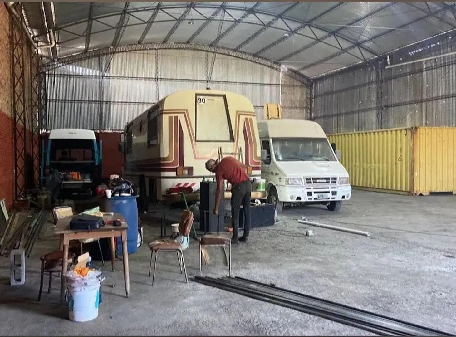 Alquiler de Galpón 1200m² en Zona Industrial Morón 4