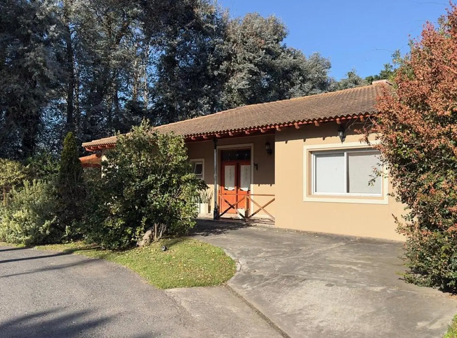Venta de Casa de Campo 5 Ambientes en La Barra Village 1