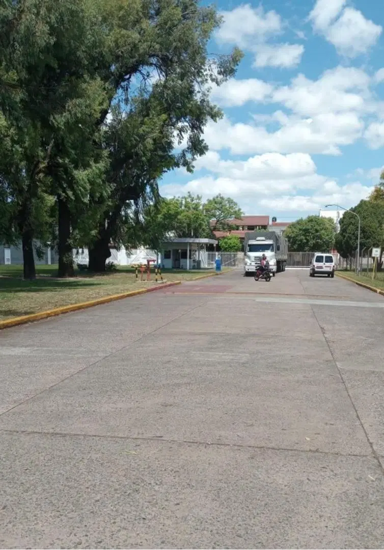 Alquiler de Depósito de 1.380 m² con Oficinas Parque Newton 5