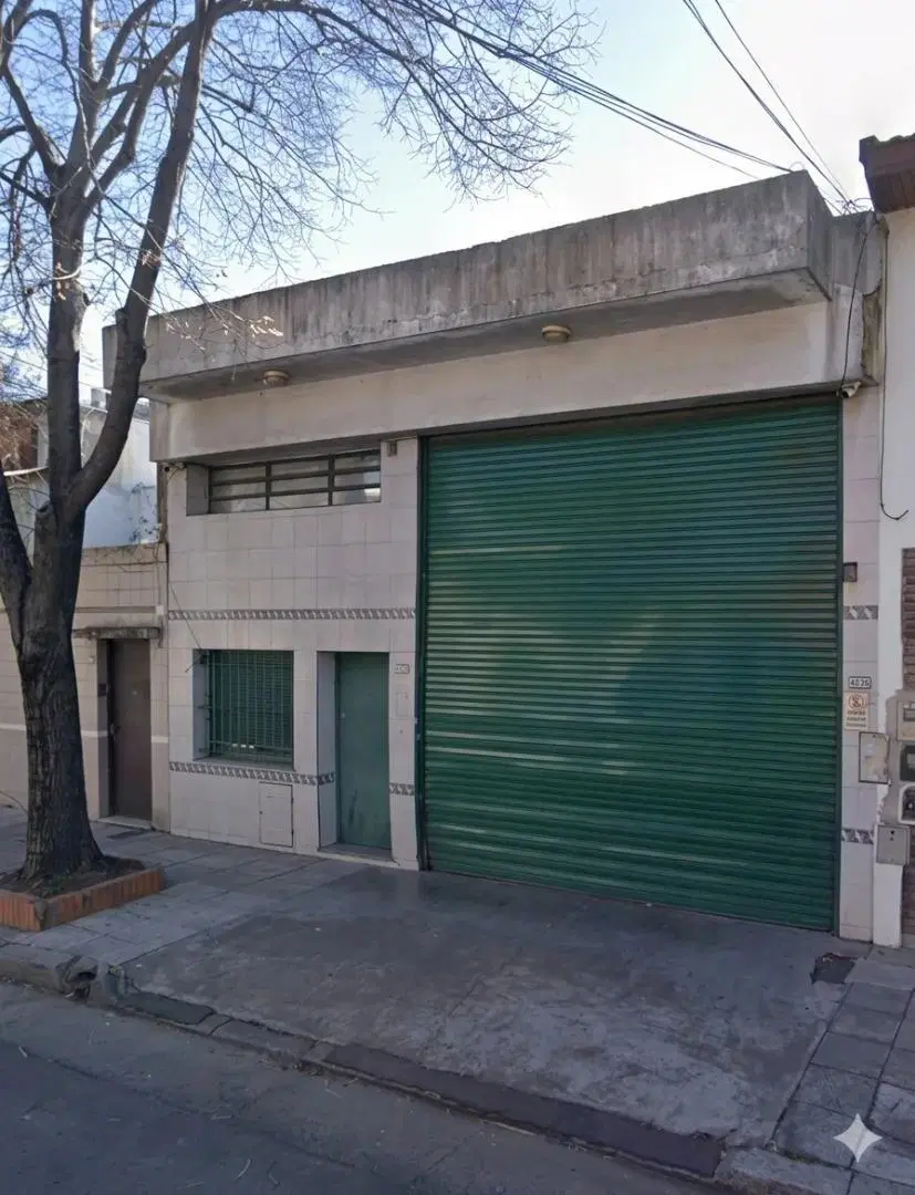 Venta de Depósito Industrial de 336 m² en Villa Luro 2