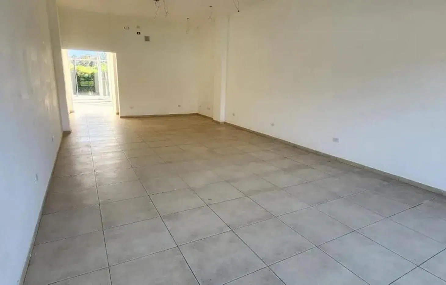Alquiler de Local Comercial en Dúplex de 87 m² en Pilar 4