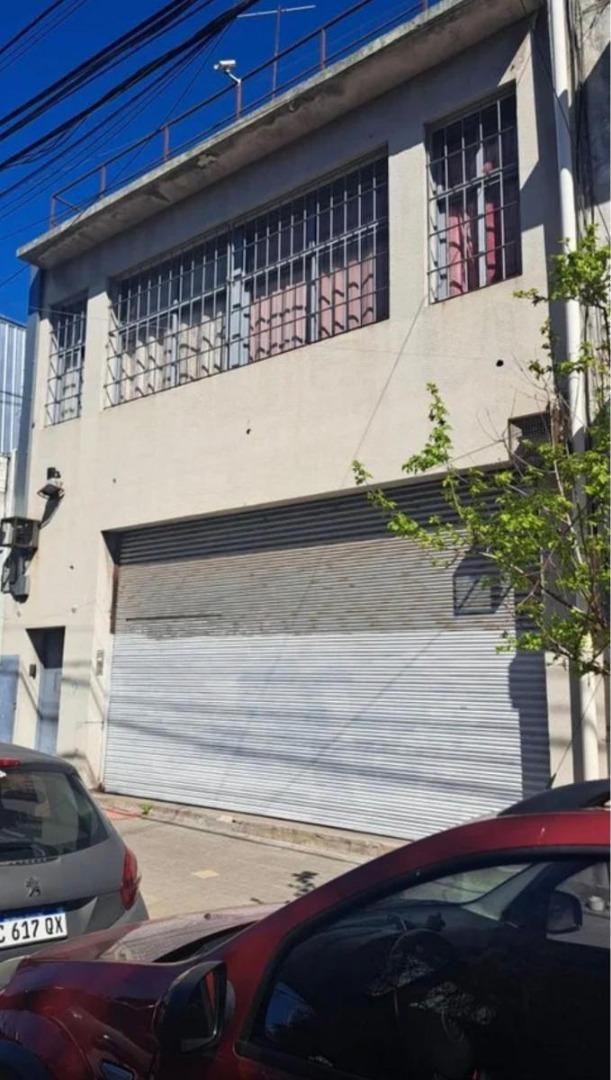 Venta de Galpón con Oficinas y Vivienda en Villa Crespo