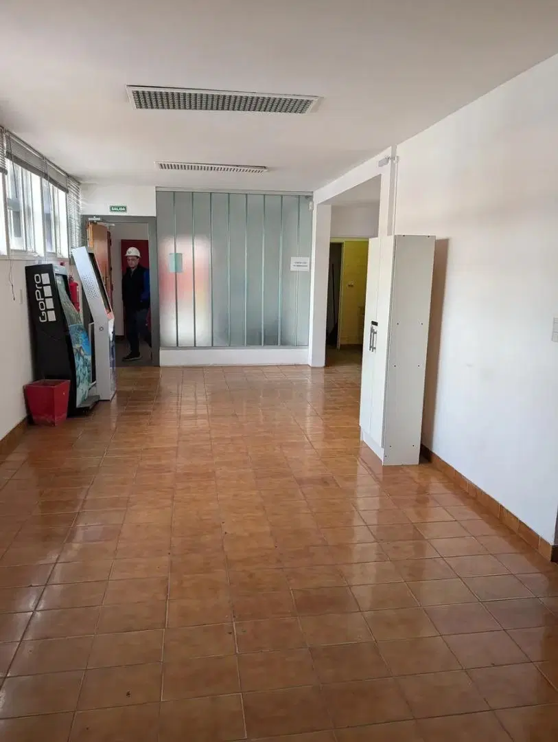 Venta de Depósito/ Galpón de 750 m² en Villa Ortúzar 8