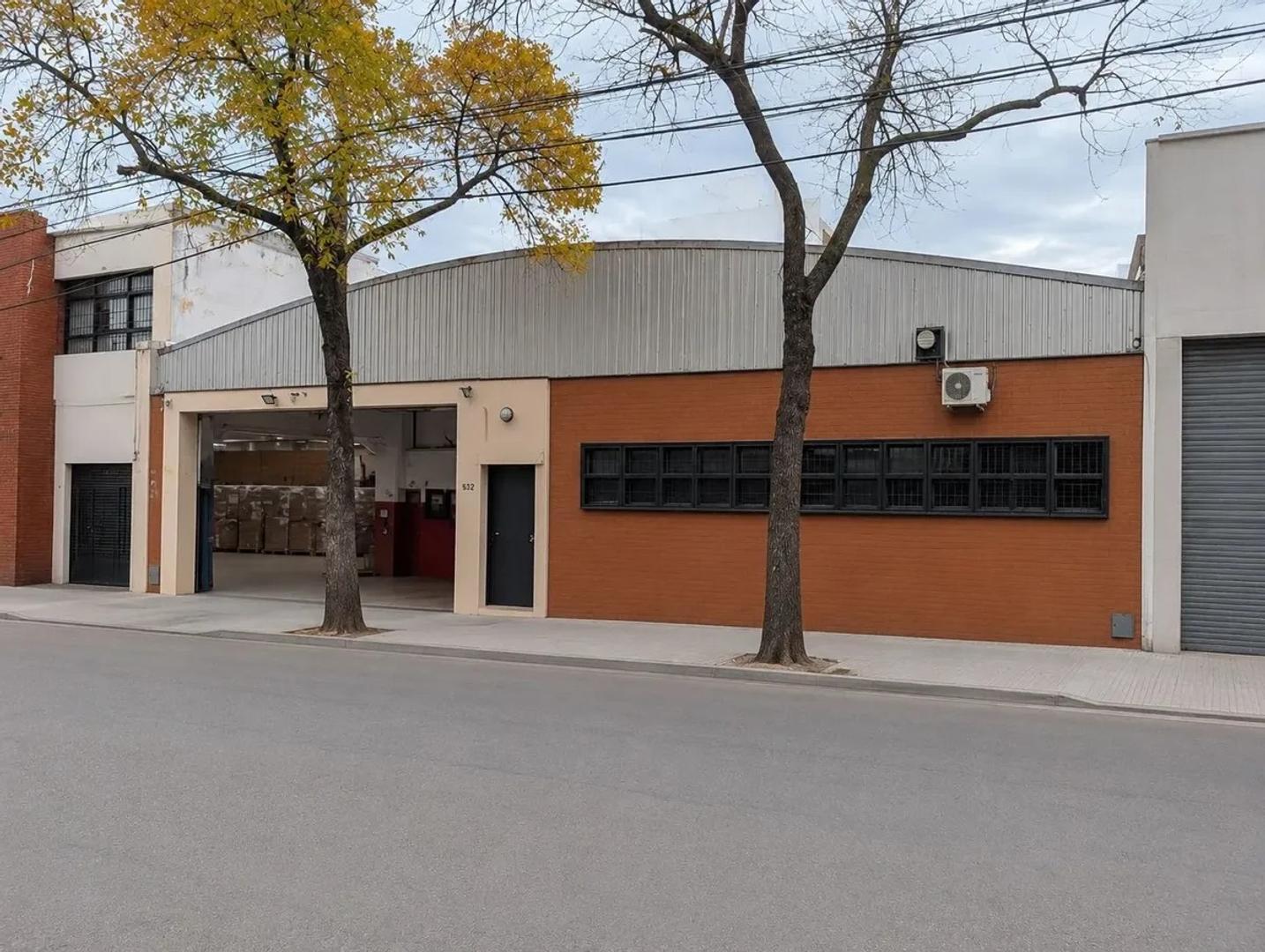 Venta de Depósito/ Galpón de 750 m² en Villa Ortúzar