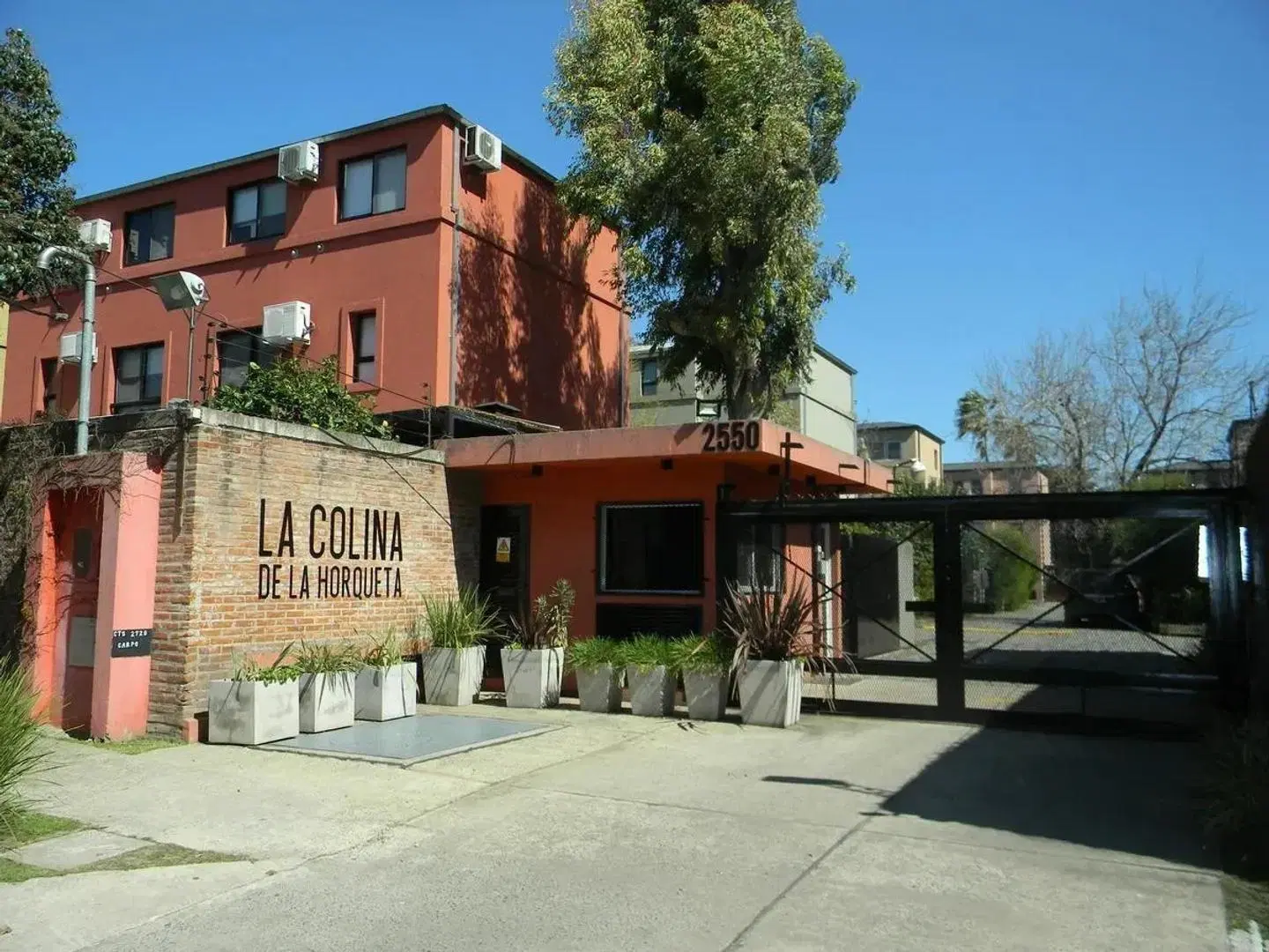 Venta de Tiplex Remodelado a Nuevo en San Isidro 2