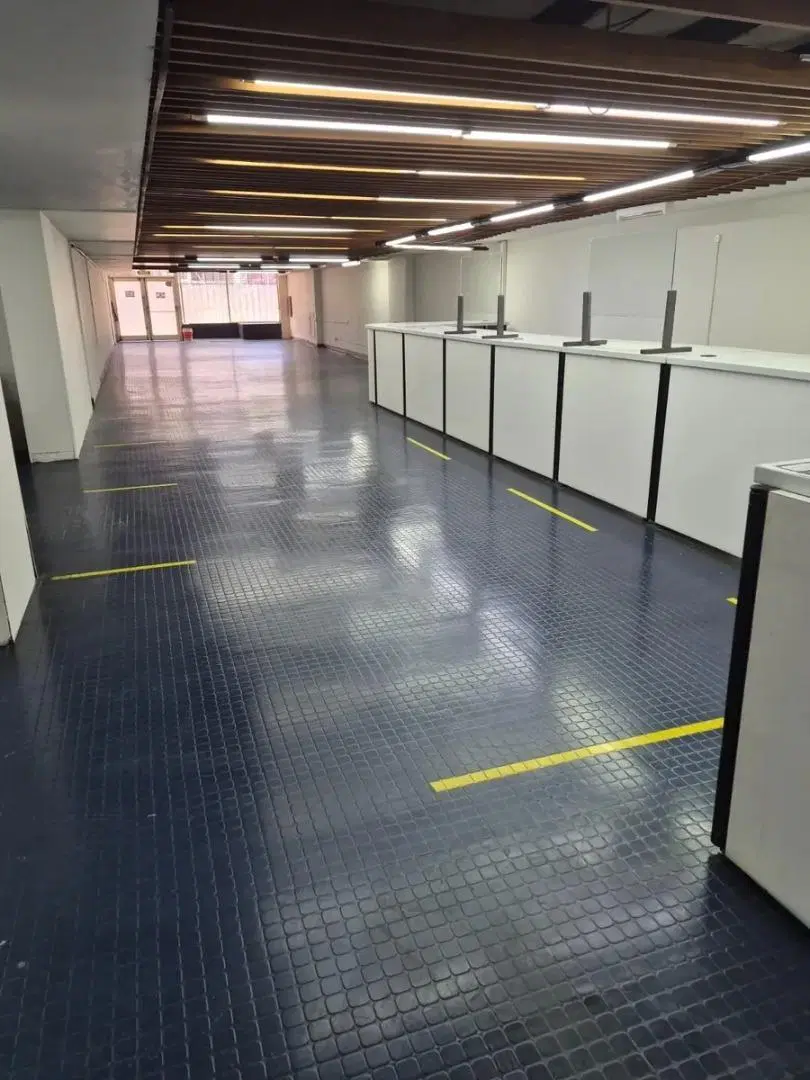 Alquiler Local Comercial 1.000 m² sobre Av. Jujuy 8