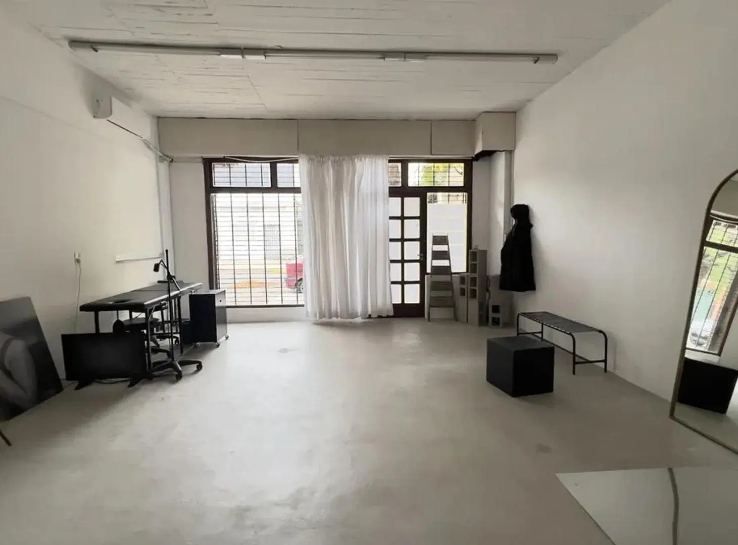 Alquiler de Local Comercial de 96 m² en Chacarita 5