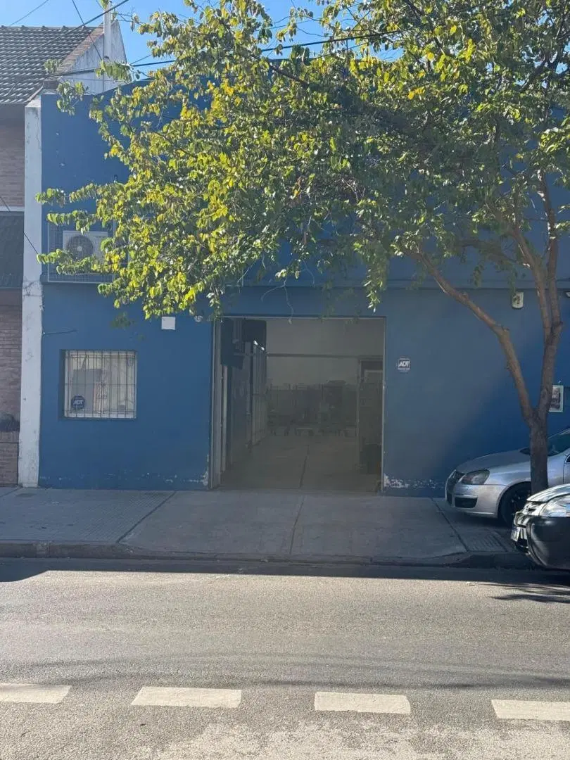 Alquiler de Galpón / Depósito de 280 m² en Parque Chacabuco 3