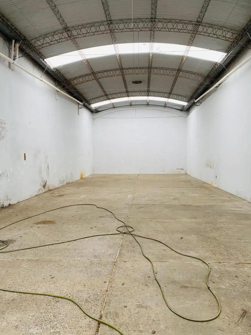 Alquiler de Galpón / Depósito de 280 m² en Parque Chacabuco 7