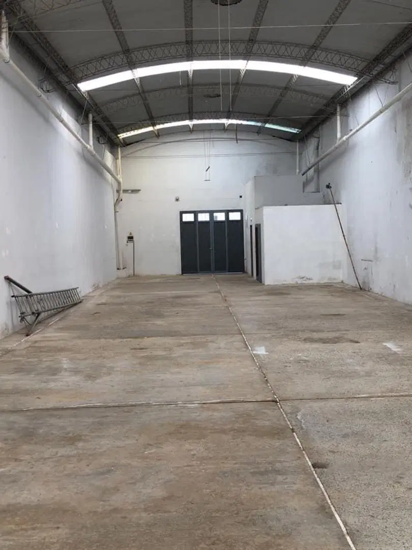 Alquiler de Galpón / Depósito de 280 m² en Parque Chacabuco 5