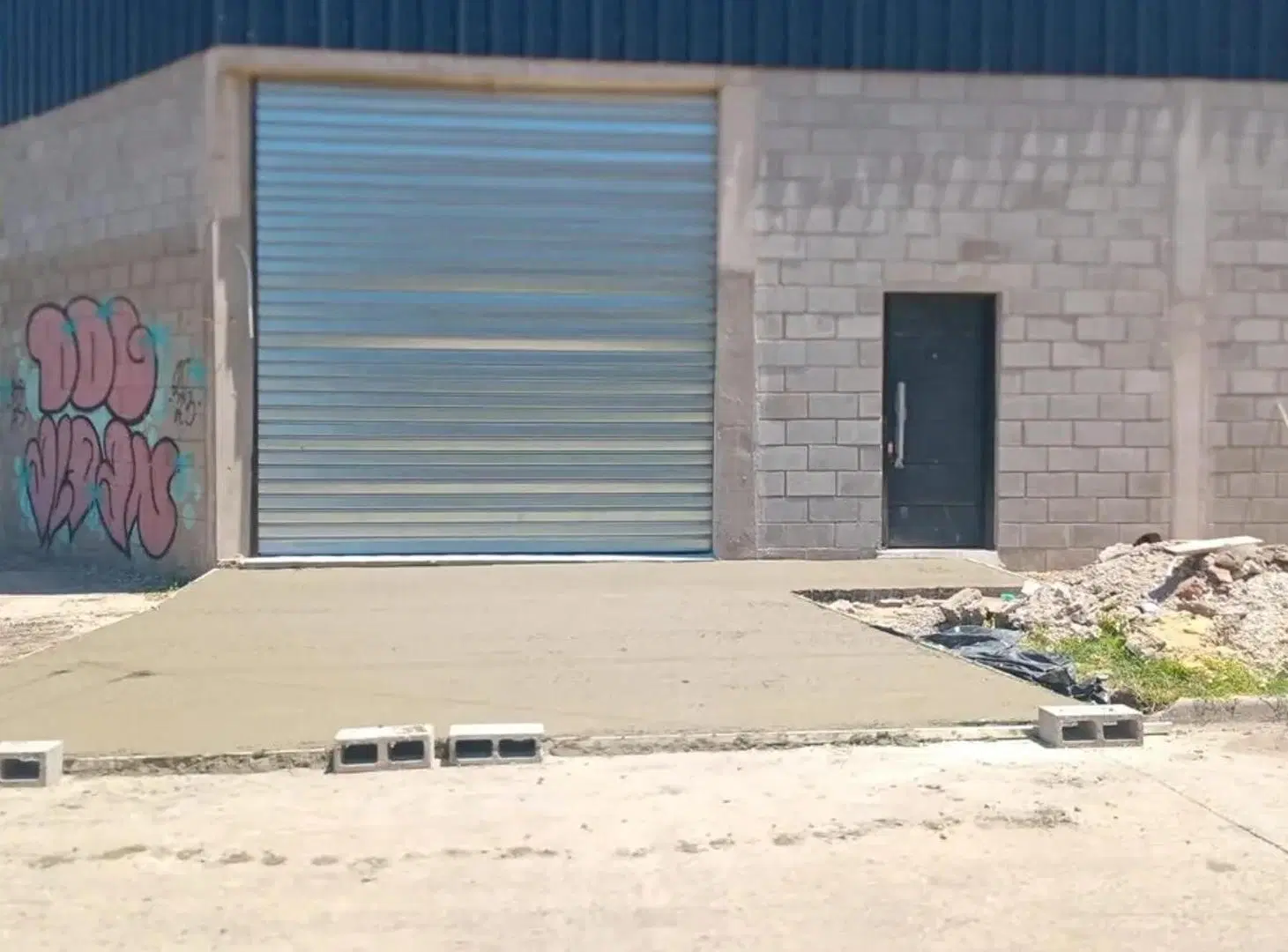 Alquiler de Galpón Industrial a Estrenar de 400m² en Villa B 3