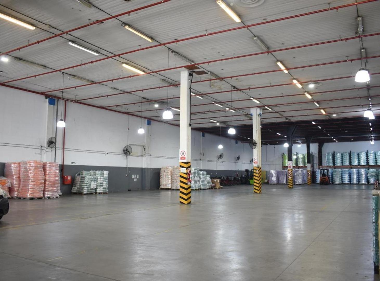 Foto de Alquiler de Nave Industrial de 1.943 m² en Villa Ballester, imagen 4