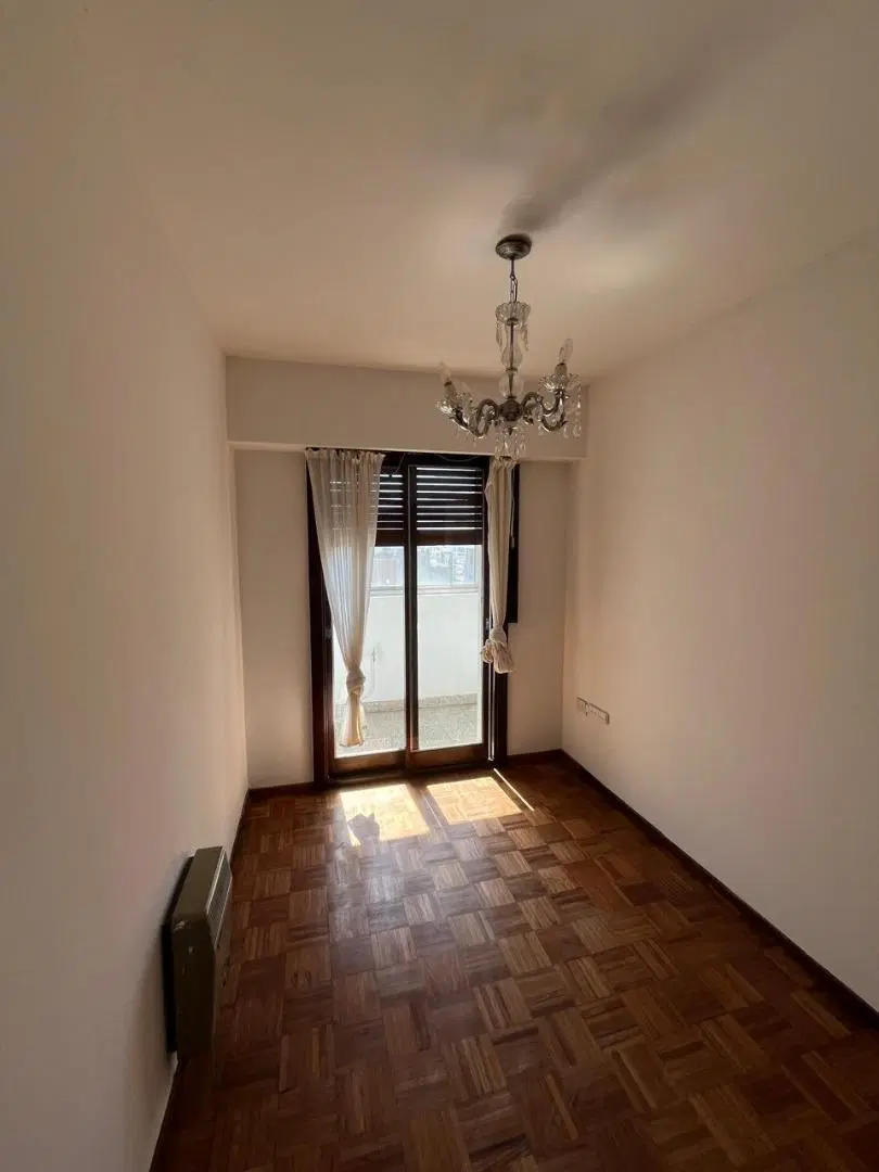 Excelente departamento 3 dormitorios en Plaza Moreno 2