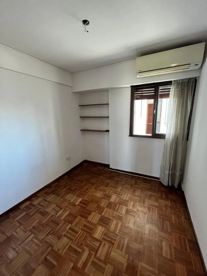 Excelente departamento 3 dormitorios en Plaza Moreno 5