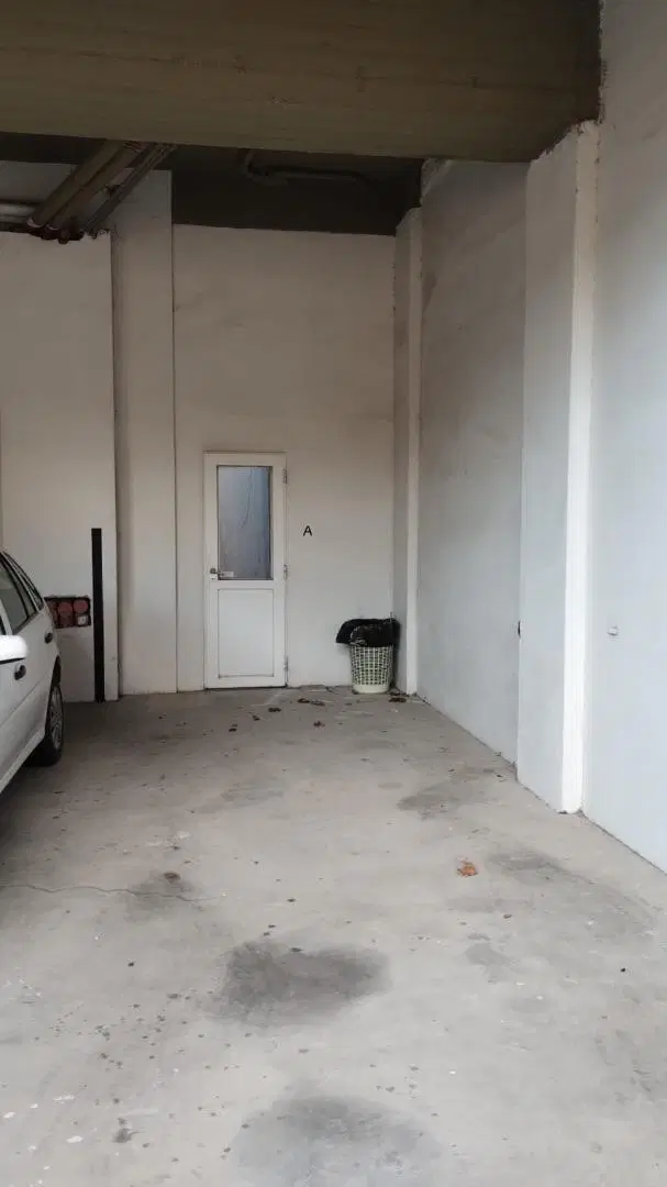 Cochera semicubierta en venta 2