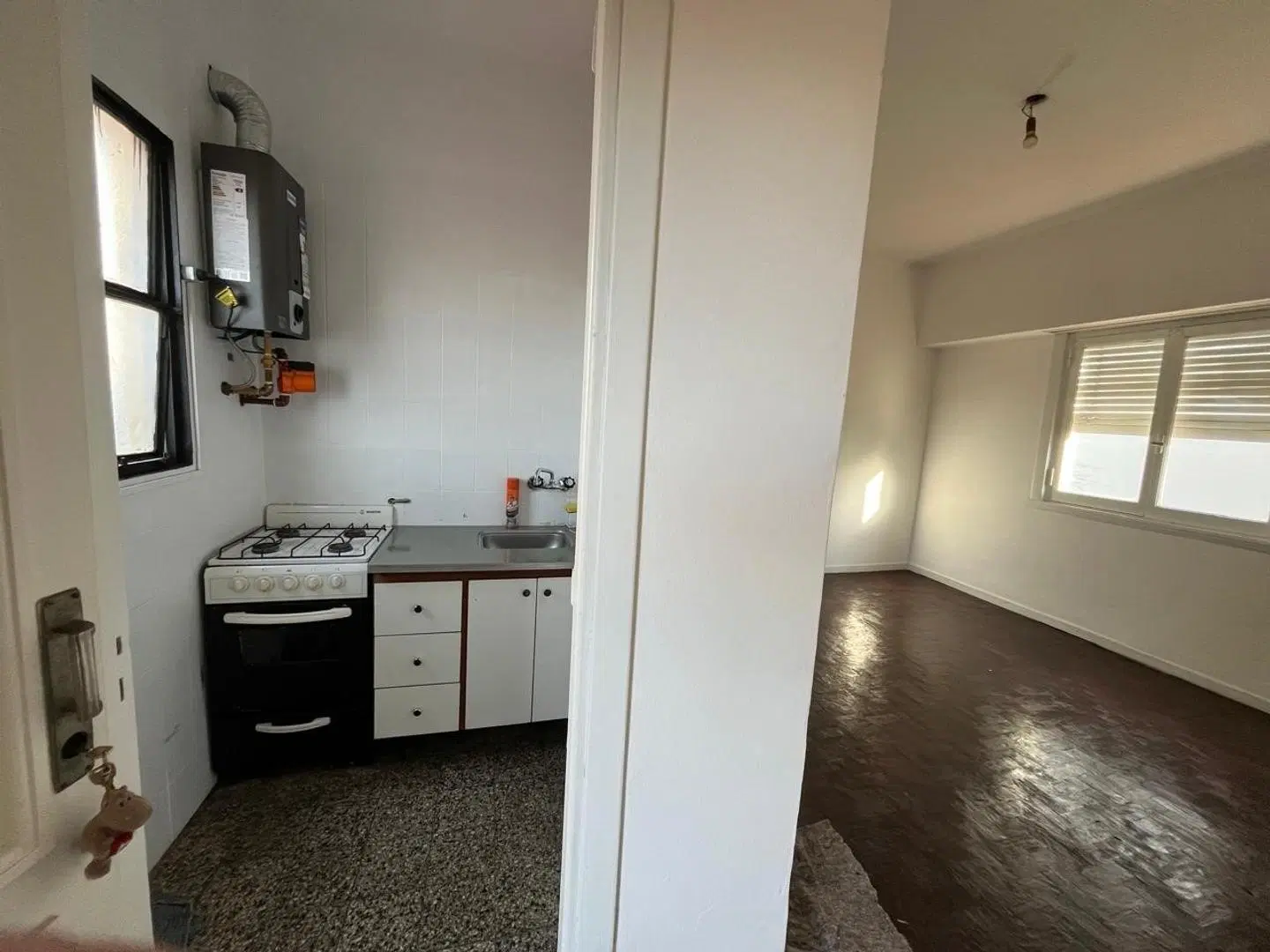 EXCELENTE ubicación Monoambiente con Terraza propia 4