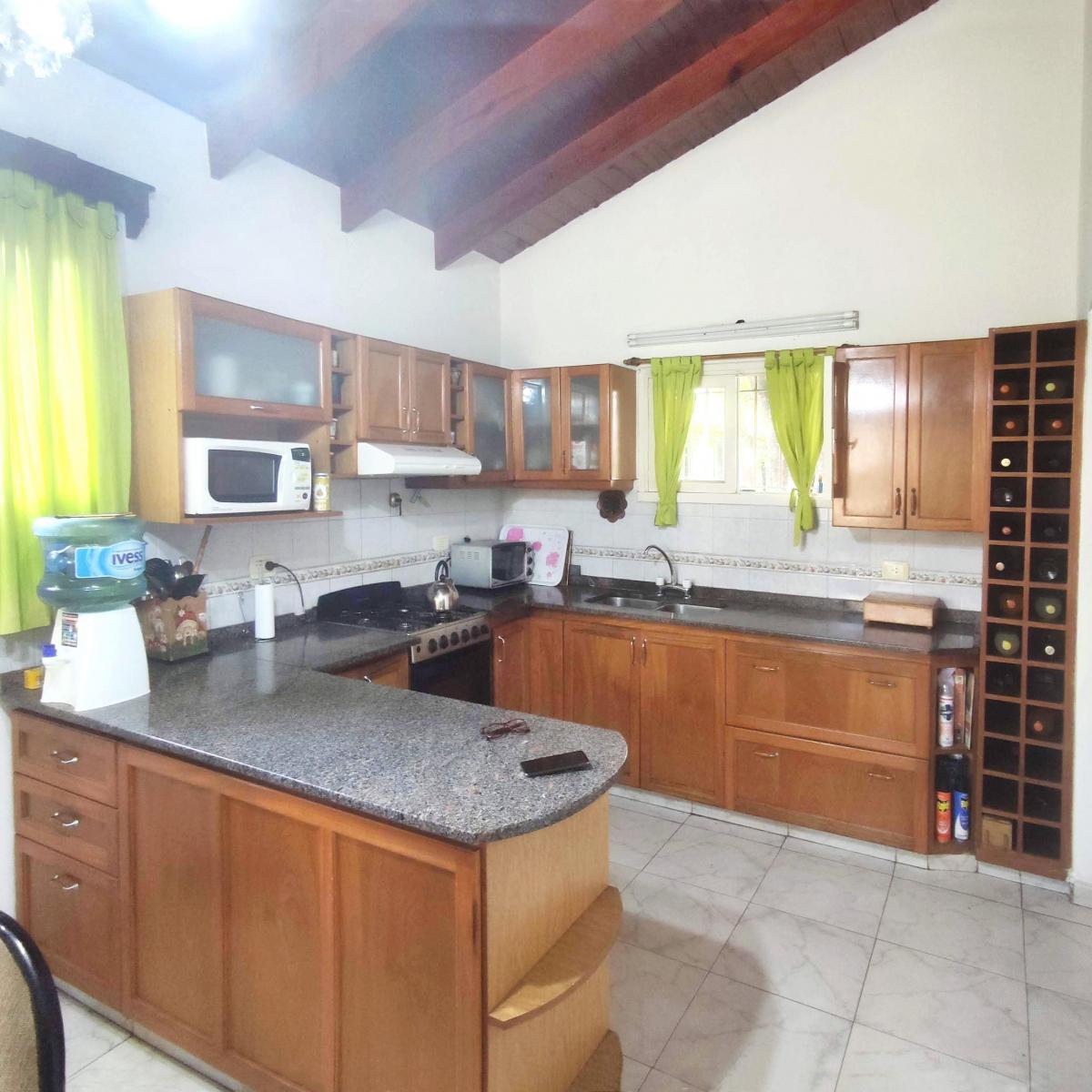Casa en Venta 5 Ambientes Ituzaingo Norte 2