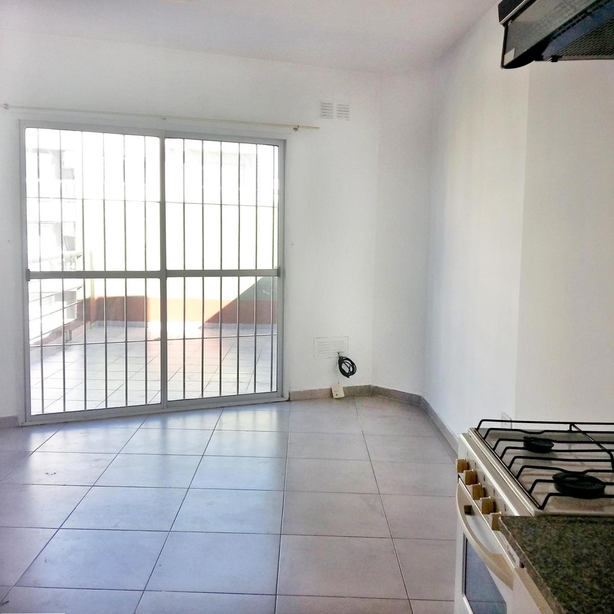 Venta 2 Ambientes con Terraza Propia y Cochera 2