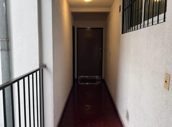 Monoambiente en Recoleta con balcon y conexión a lavarropa 5