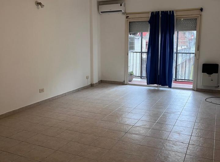 Monoambiente en Recoleta con balcon y conexión a lavarropa 4