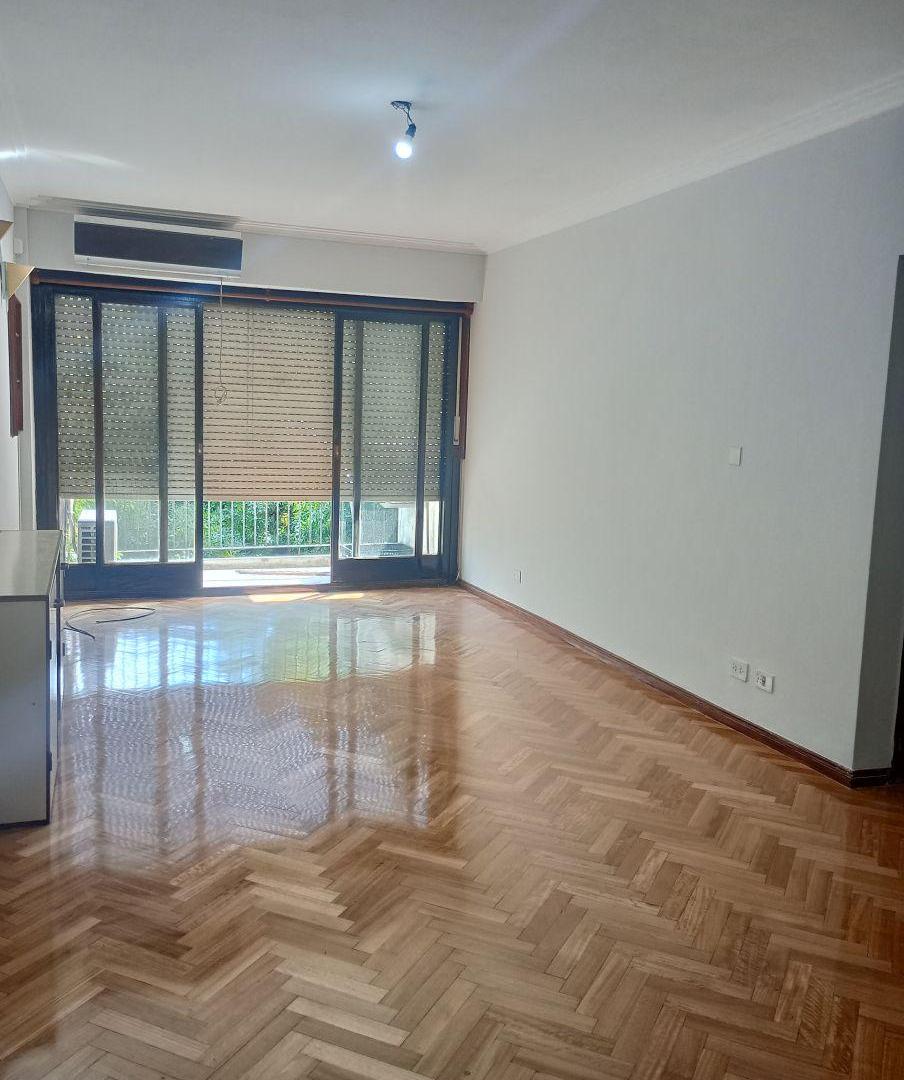 Alquiler 3 ambientes en Balvanera con balcon area de servicio