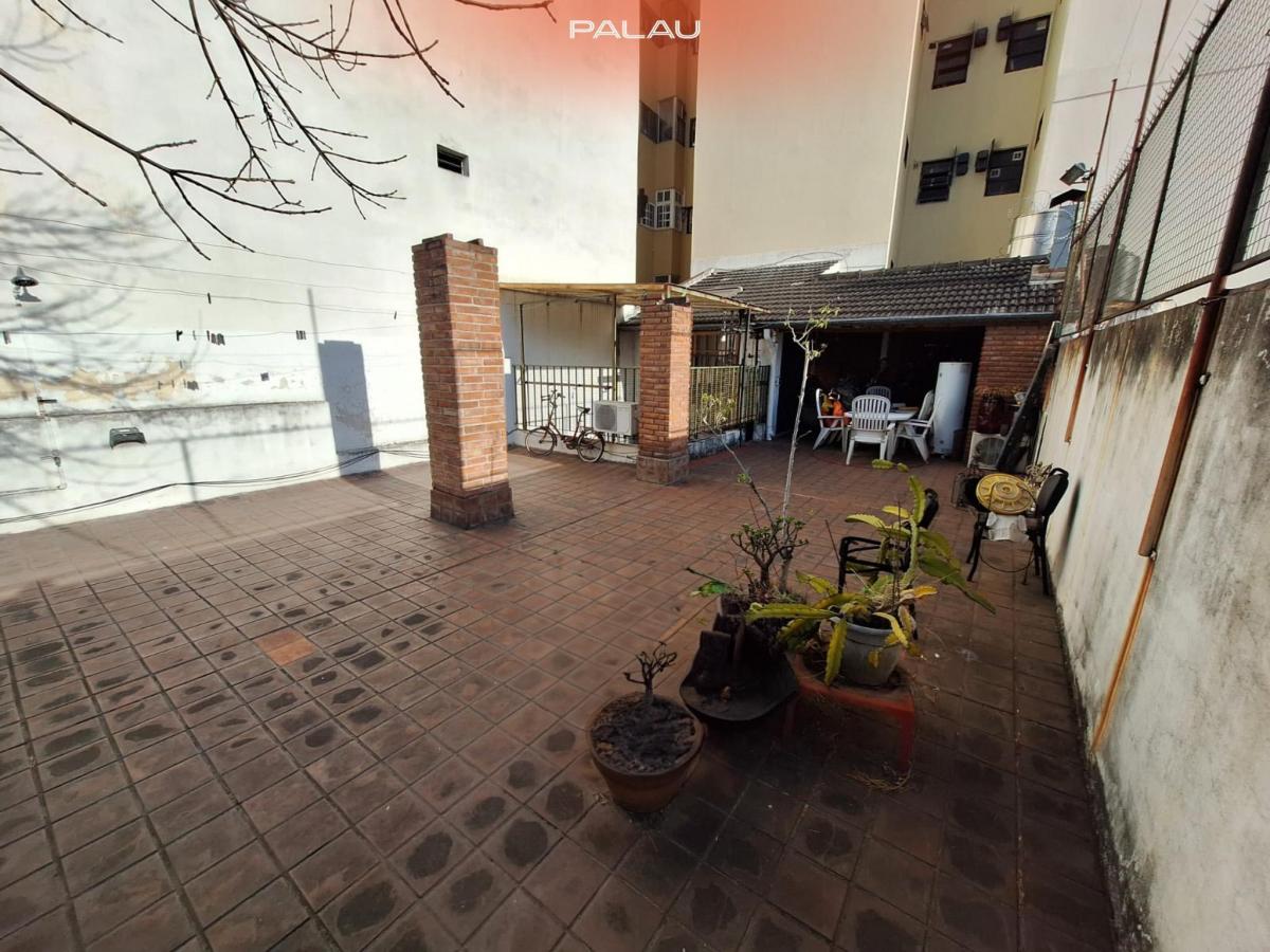 Muy Buena Casa de 5 Ambientes con Terraza y Quincho 3