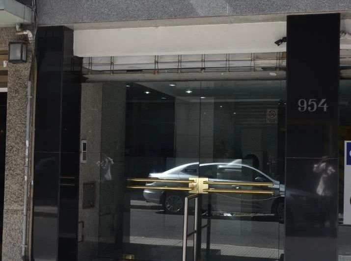 Edificio de oficinas en block excepto local comercial 5