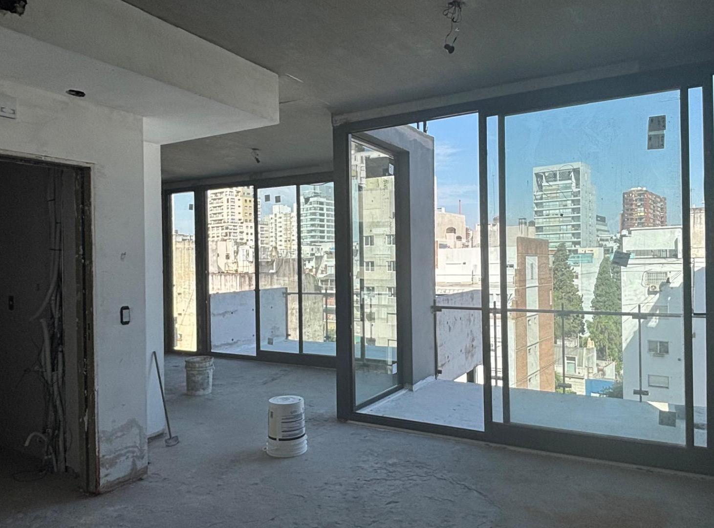 Excelente dúplex de 3 ambientes con 3 balcones aterrazados