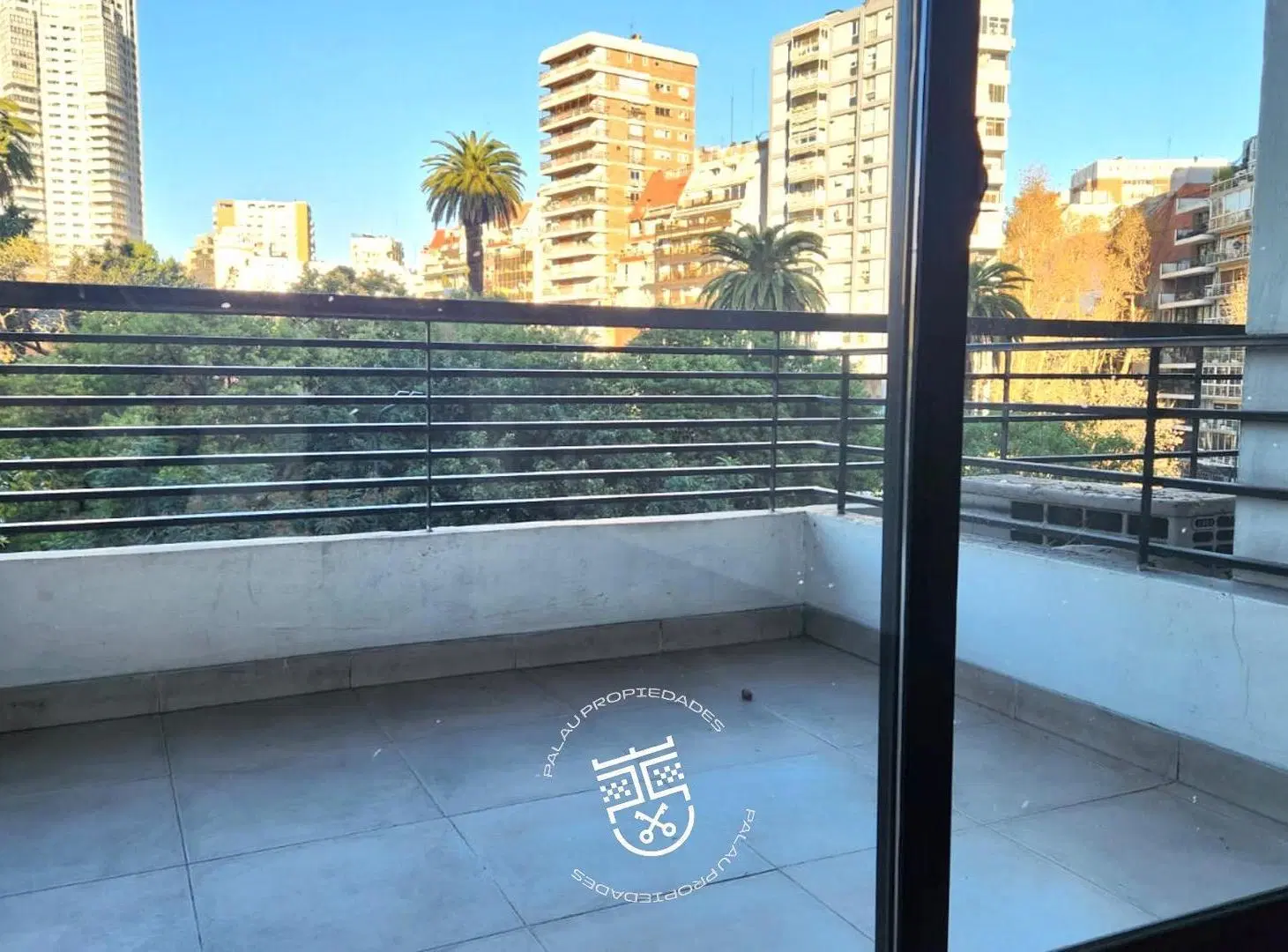 Sin muebles - Excelente 2 amb. con cochera 4
