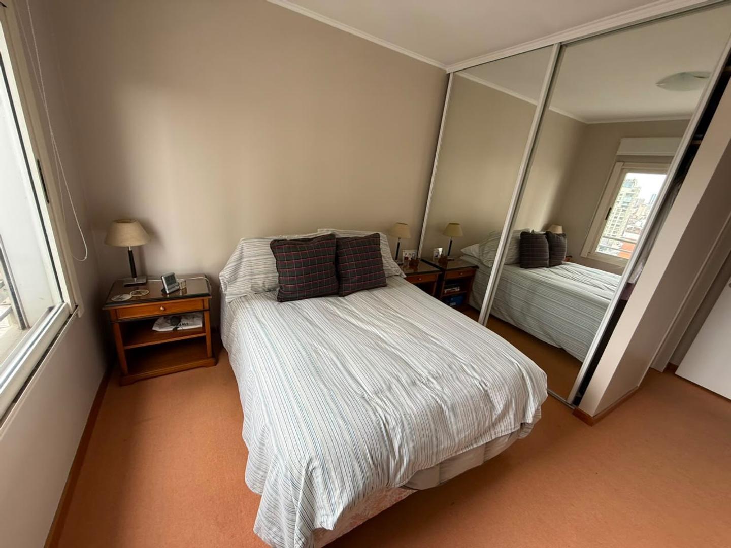 Foto de Con muebles- Piso alto- 3 amb. c/cochera - Torre Ruggieri, imagen 5