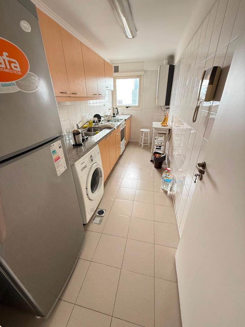 Foto de Con muebles- Piso alto- 3 amb. c/cochera - Torre Ruggieri, imagen 3