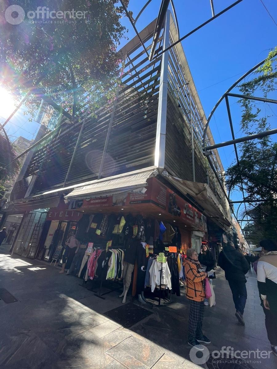 Local en  Plena Peatonal de Córdoba -San Martín esq. 25 de Mayo - Zona Centro